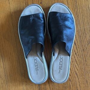 Shore Thing Slide Sandal By The FLEXX Size 9